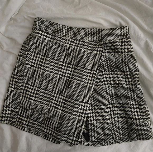 Petal & Pup Classic Black and White Plaid Women's Skort Size XS NWT - Picture 2 of 7